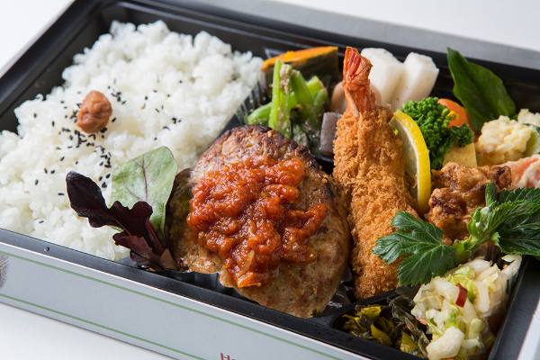 北山弁当(ハンバーグとエビフライ)